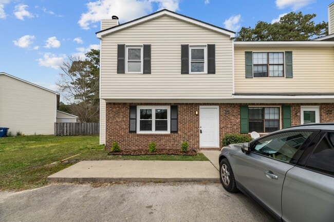 Primary Photo - 21 Donnell Ave