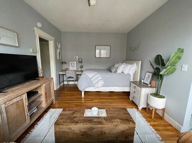 Building Photo - 1625 Commonwealth Ave