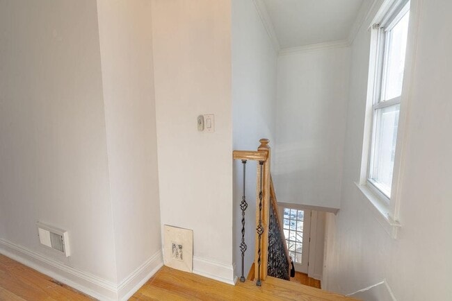 Building Photo - 179 Hobart Ave