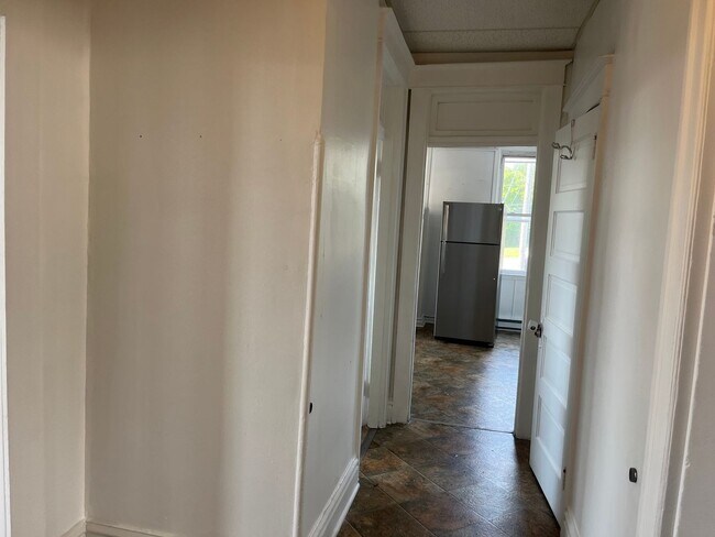 Building Photo - 415-417 W Washington St