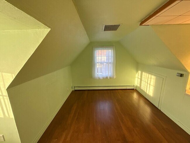 Building Photo - 1947 Marion St SE