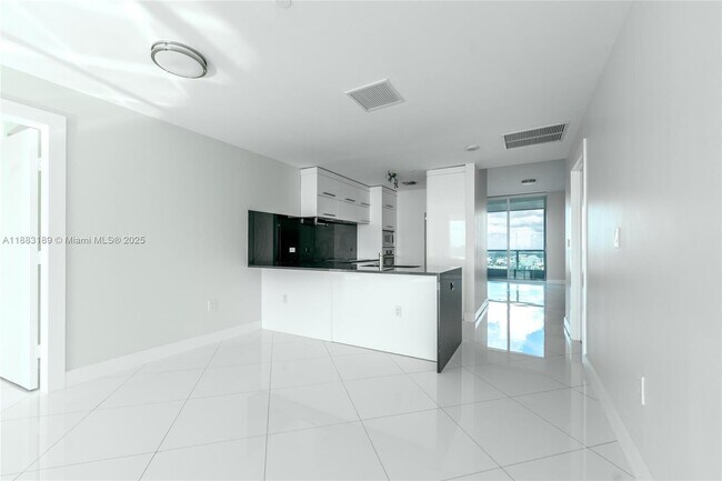 Building Photo - 900 Biscayne Blvd