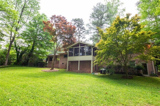 Building Photo - 2852 Talisman Ct NE