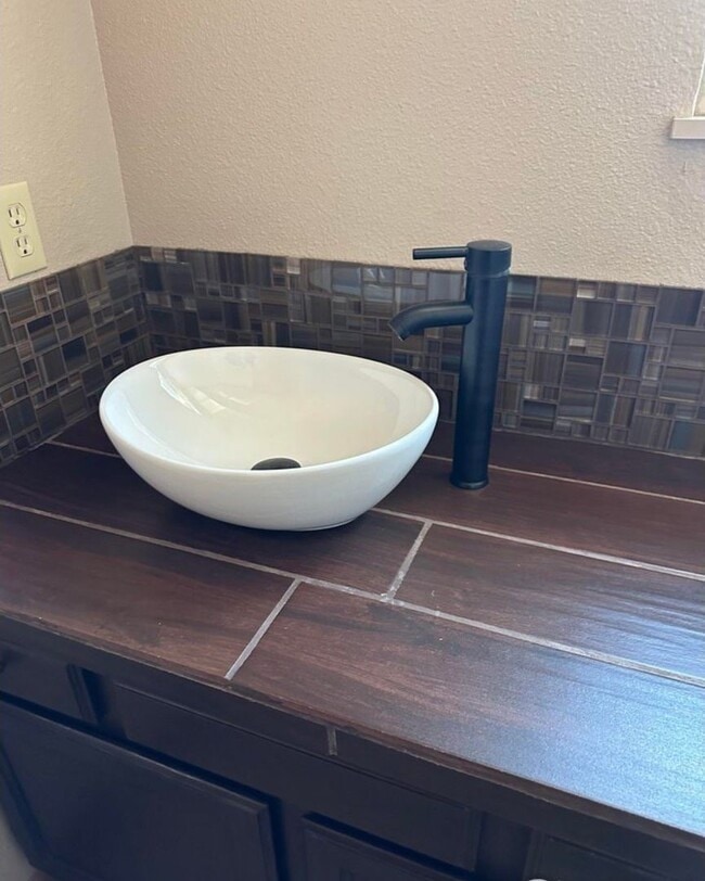 Building Photo - Estes Park Town Home