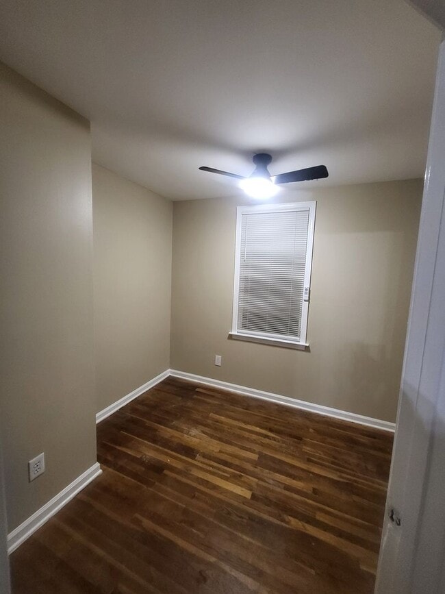 Building Photo - Spacious 4 bedroom 2 bath home for lease