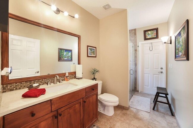 Building Photo - 8933 Alexandra Cir