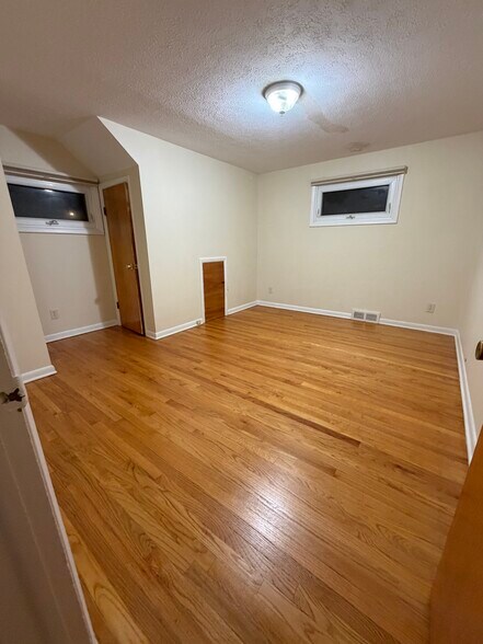 Building Photo - 1514 Caleb Ave