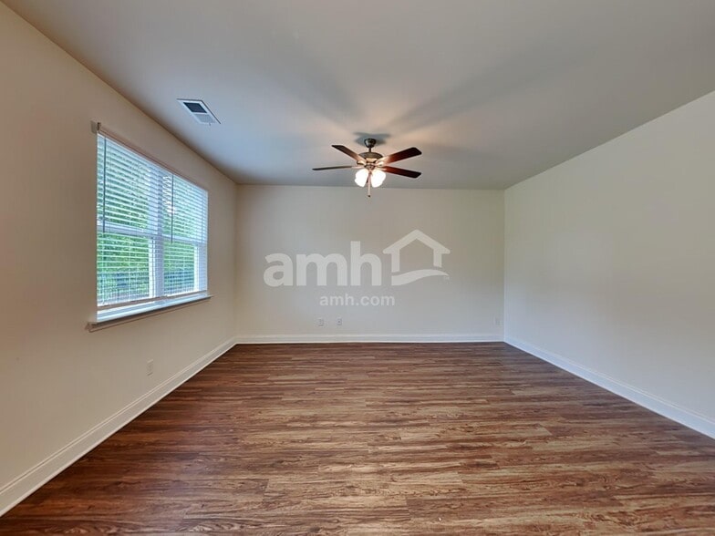 Building Photo - 603 Lake Vista Court