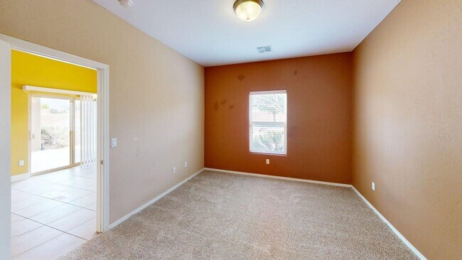 Building Photo - Spacious 4-Bed/3-Bath in Alamogordo, NM