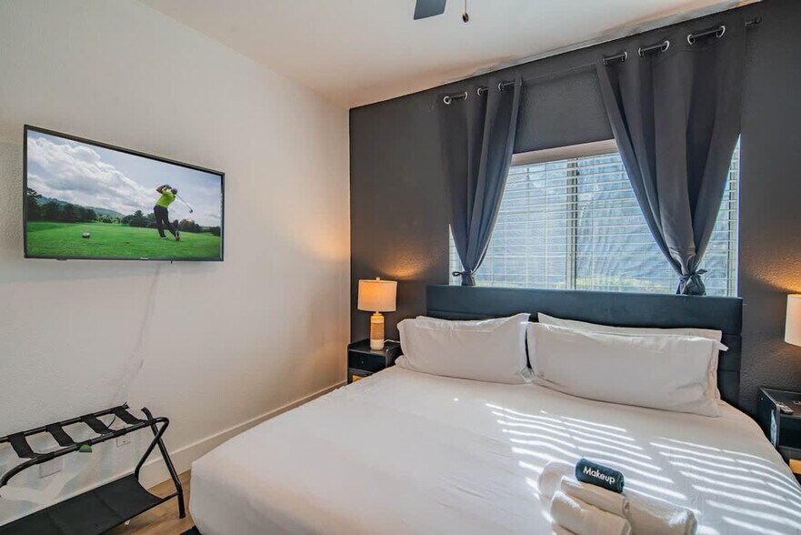 Building Photo - 7900 E Princess Dr