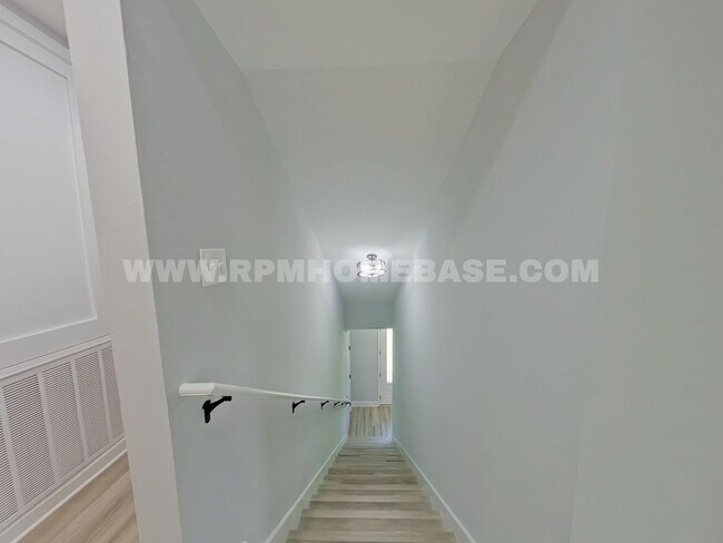 Building Photo - Elegant, 4 Bed, 3.5 bath Nearly New & Move-In Ready in Shalimar