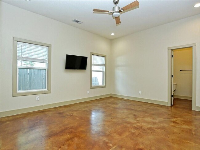 Building Photo - 1409 Sanchez St