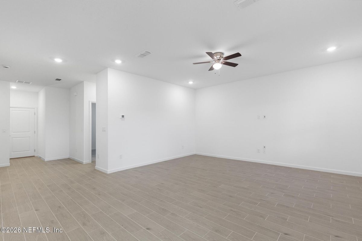 Building Photo - 28 Disston Cv