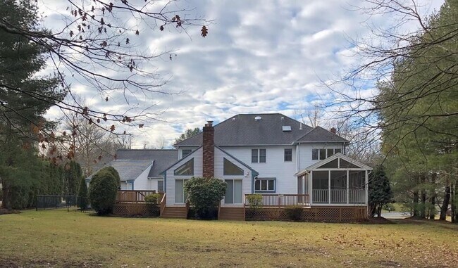 Building Photo - 109 E Emerson Rd