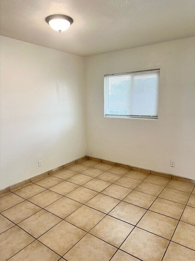 Building Photo - Madison