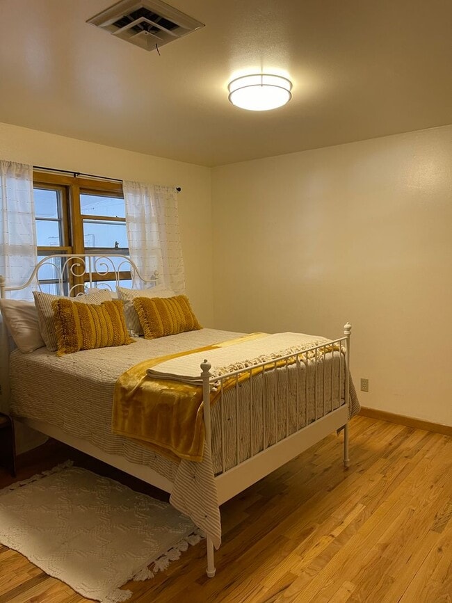 Building Photo - Great location in Meridian for this 3 bedroom 2 bath home.