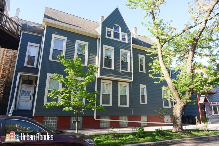 Primary Photo - 1111 W Roscoe St