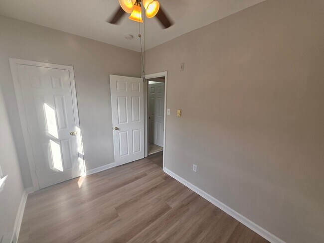 Building Photo - 151 W Grange Ave