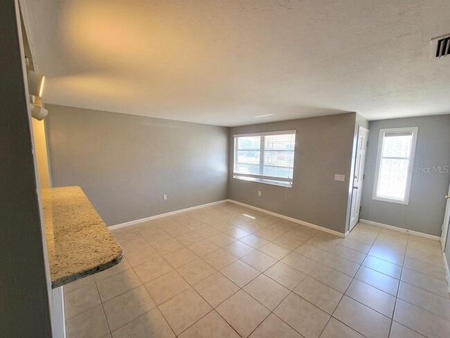 Building Photo - 4542 Grand Central Ave