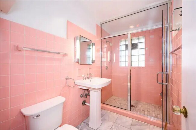 Building Photo - 1800 S Austin Blvd