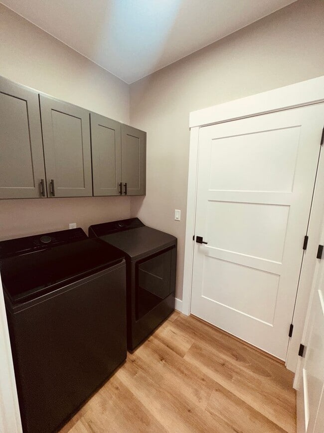 Building Photo - BEAUTIFUL NEW CONSTRUCTION 3 BED 2 BATH HOME!