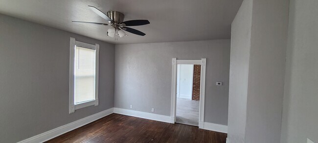 Building Photo - 2321 Ashland Ave