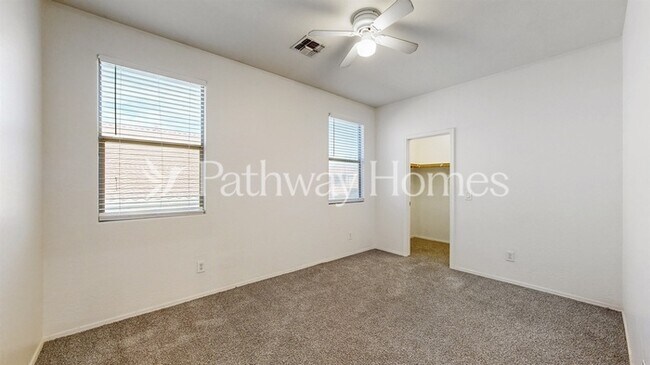 Building Photo - 43448 Askew Dr