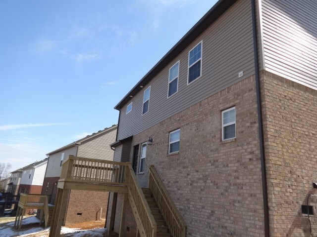 Building Photo - 5566 Oak Chase Dr