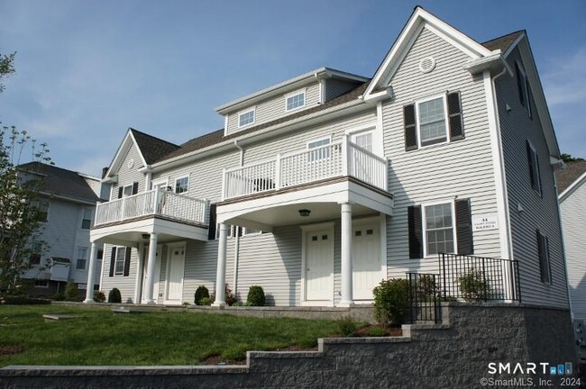 Building Photo - 44 Stuart Ave