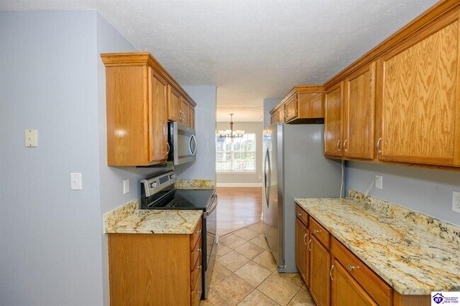 Building Photo - 611 Flushing Meadows Dr