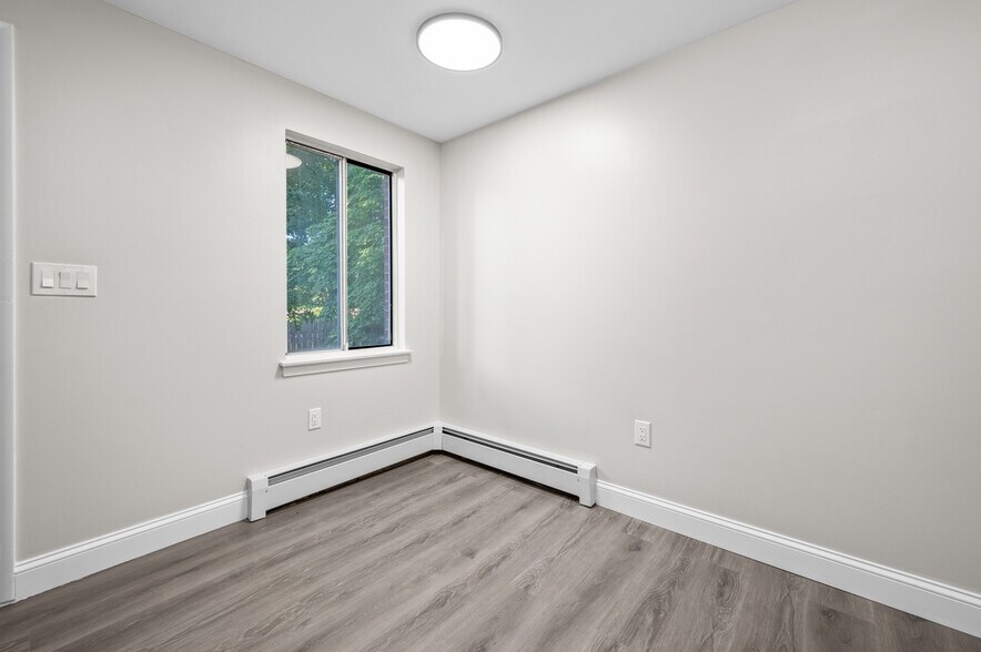 Building Photo - 60 Church St