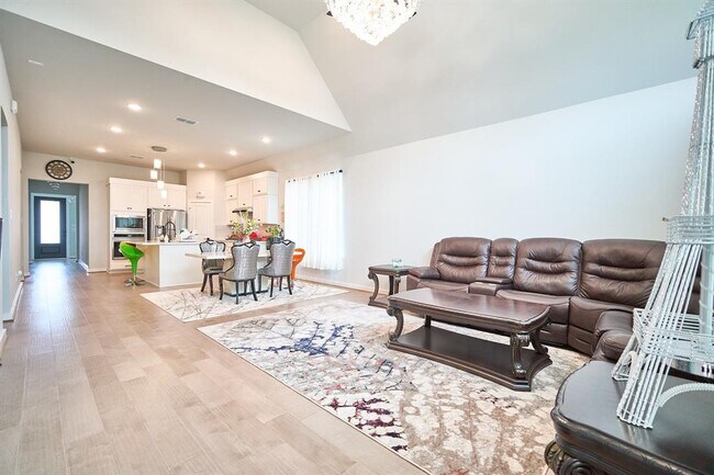 Building Photo - 24819 Yellow Spruce Cir