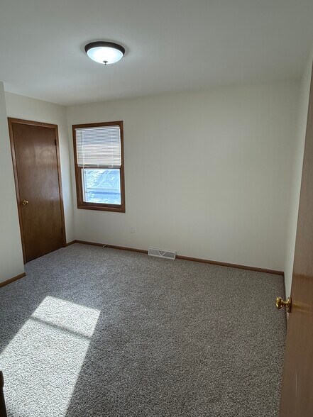 Bedroom 3 w/ 2nd Closet - 440 Hi View Dr