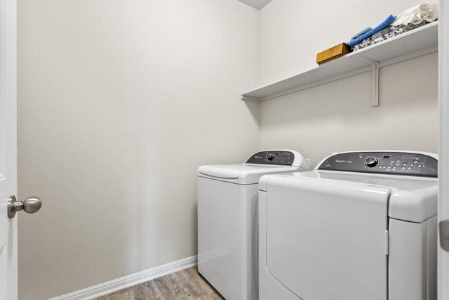 Building Photo - 2072 Port Ellen Dr