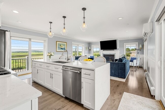 Building Photo - 65 Plum Island Turnpike