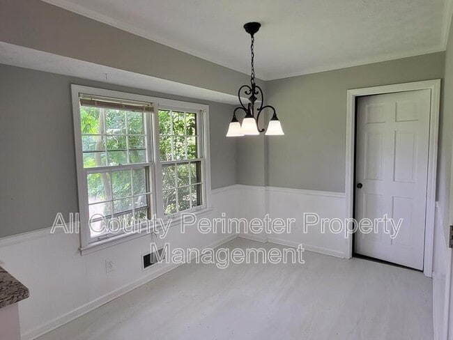 Building Photo - 4548 Shallowford Rd