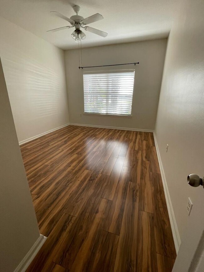 Building Photo - 4207 S Dale Mabry Hwy