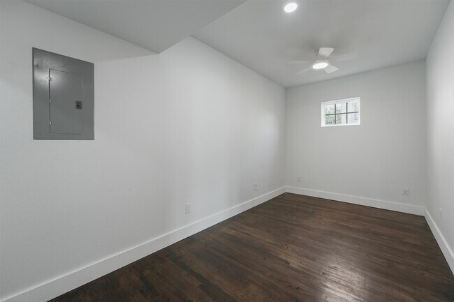 Building Photo - 1811 20th St