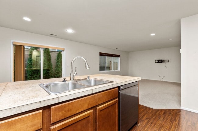 Building Photo - 4Bd Lake Stevens House