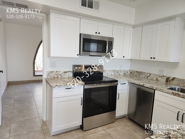 Building Photo - 500 E Eden Pl