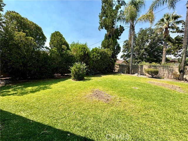 Building Photo - 2319 La Sierra Way