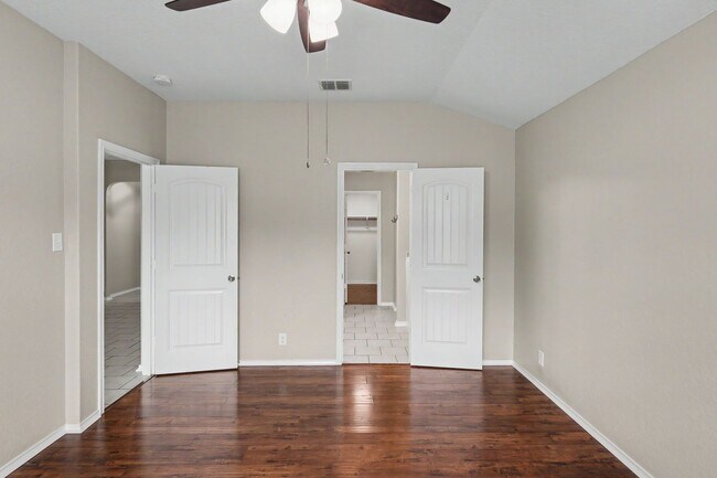Building Photo - Spacious 3BR w/ Cabana, Storage Shed & Open Living Area in San Antonio