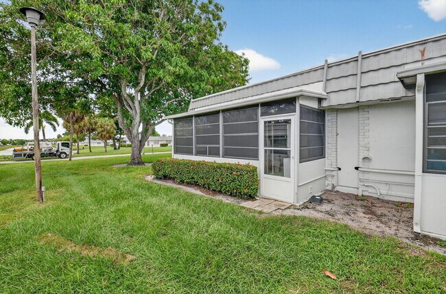 Building Photo - 94 Valencia C