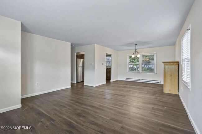 Building Photo - 47 Atlantis Ave