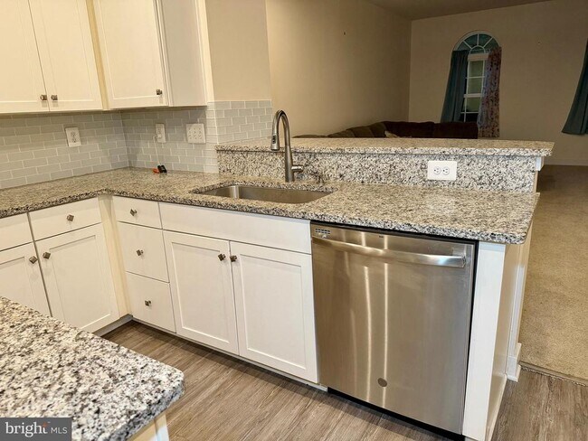 Building Photo - 4812 Crest View Dr