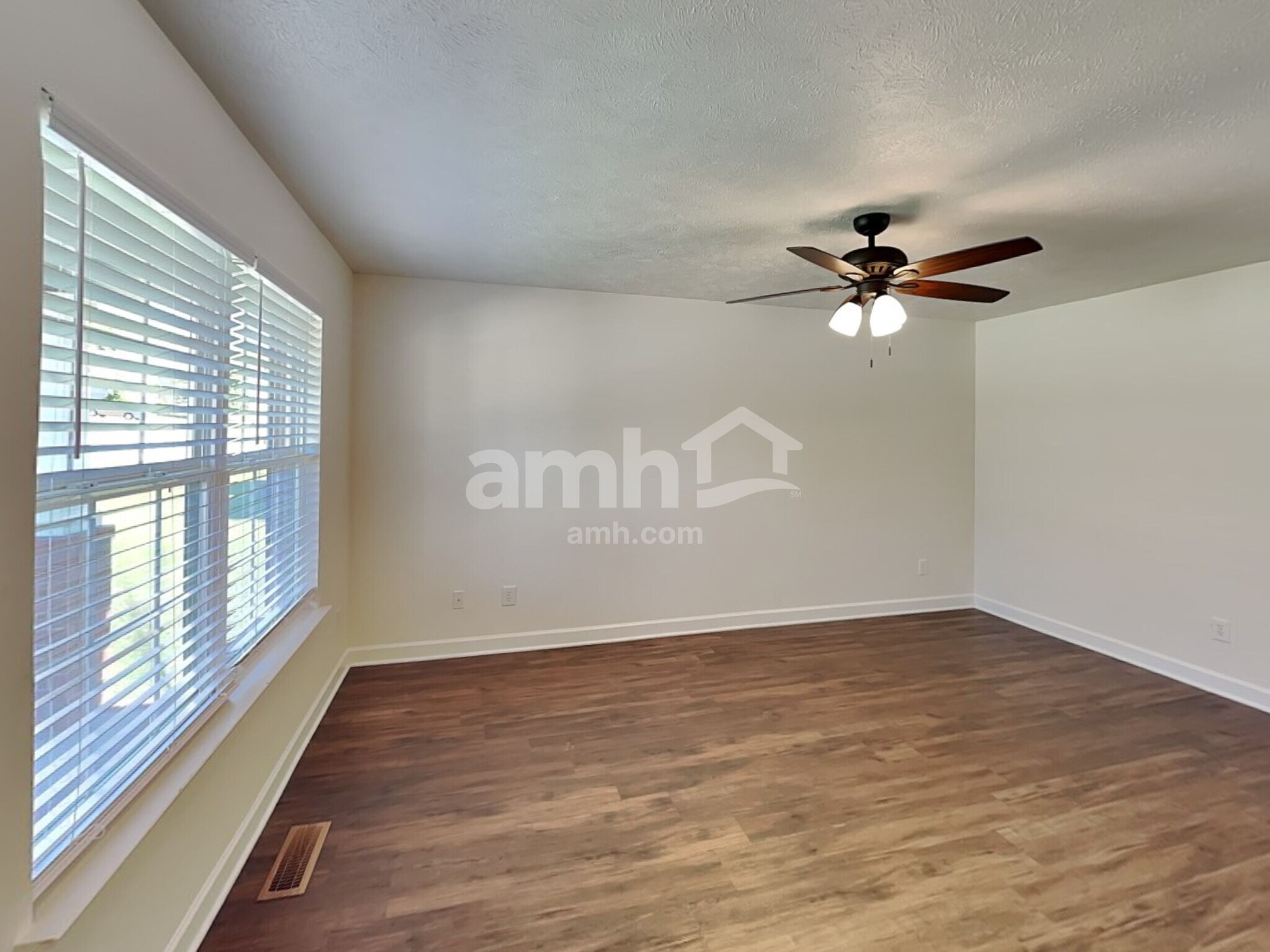 Building Photo - 645 Smoky Mountains Dr