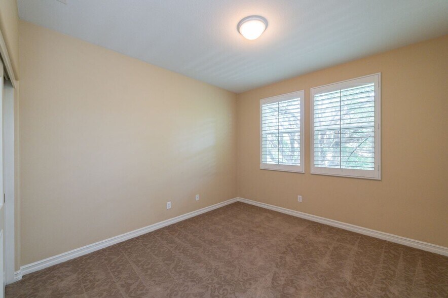 Building Photo - 15519 Sonora St