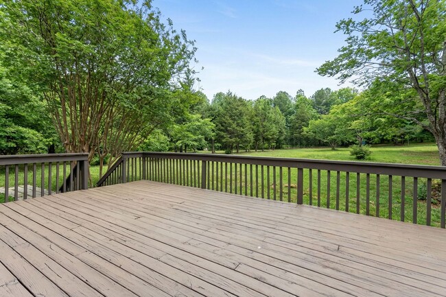 Building Photo - Beautiful 4 Bed 3.5 Bath Home on 20 Acres