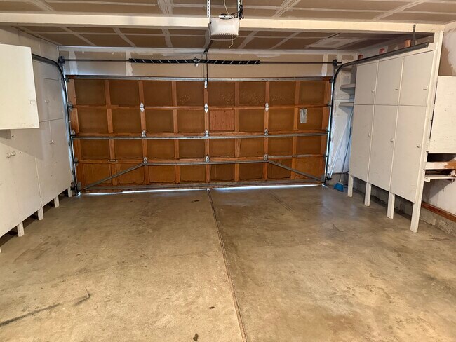Building Photo - 7050 SW 174th Ave