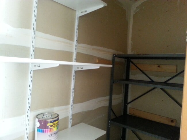Building Photo - Newly Remodeled Condo Blocks from Juanita ...